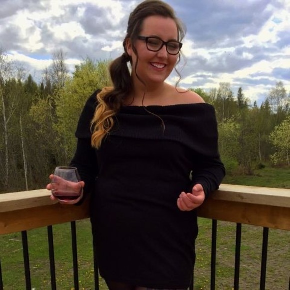 Meet your Posher, Jessica - Picture 1 of 1